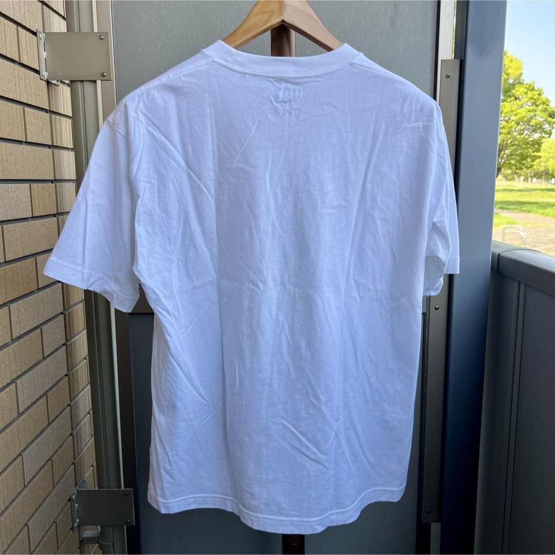 UNIQLO(ユニクロ)のUNIQLO Billie Eilish 村上隆 コラボ Tシャツ 白 M  メンズのトップス(Tシャツ/カットソー(半袖/袖なし))の商品写真