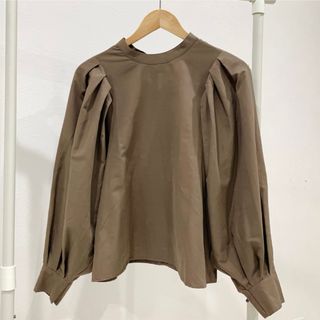 ダブルクローゼット(w closet)の★最終値下げ★w closet バックリボン　パフスリーブ　ブラウス　サイズM(シャツ/ブラウス(長袖/七分))