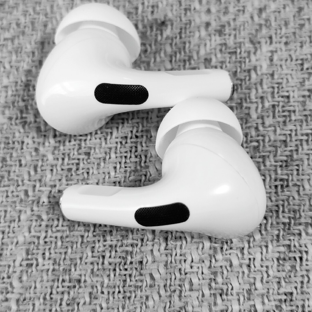 Apple(アップル)のApple AirPods Pro 両耳のみ LR 798 スマホ/家電/カメラのオーディオ機器(ヘッドフォン/イヤフォン)の商品写真