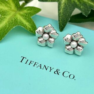 ティファニー(Tiffany & Co.)の【美品】ティファニー Tiffany フラワー パール ピアス  0040(ピアス)