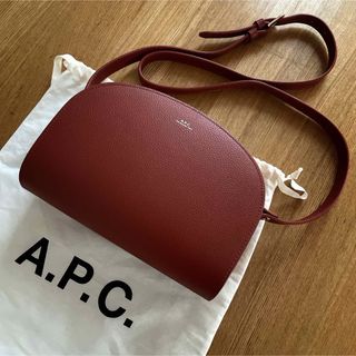 【美品】APC アーペーセー　ショルダーバッグ　ハーフムーン　ブラウン