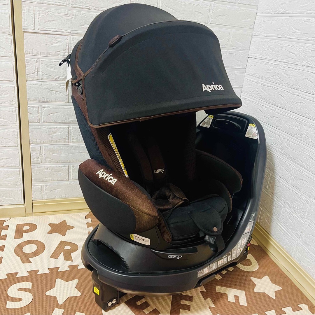 Aprica(アップリカ)のアップリカ☆チャイルドシート☆フラディアグロウisofix☆ブラウン キッズ/ベビー/マタニティの外出/移動用品(自動車用チャイルドシート本体)の商品写真