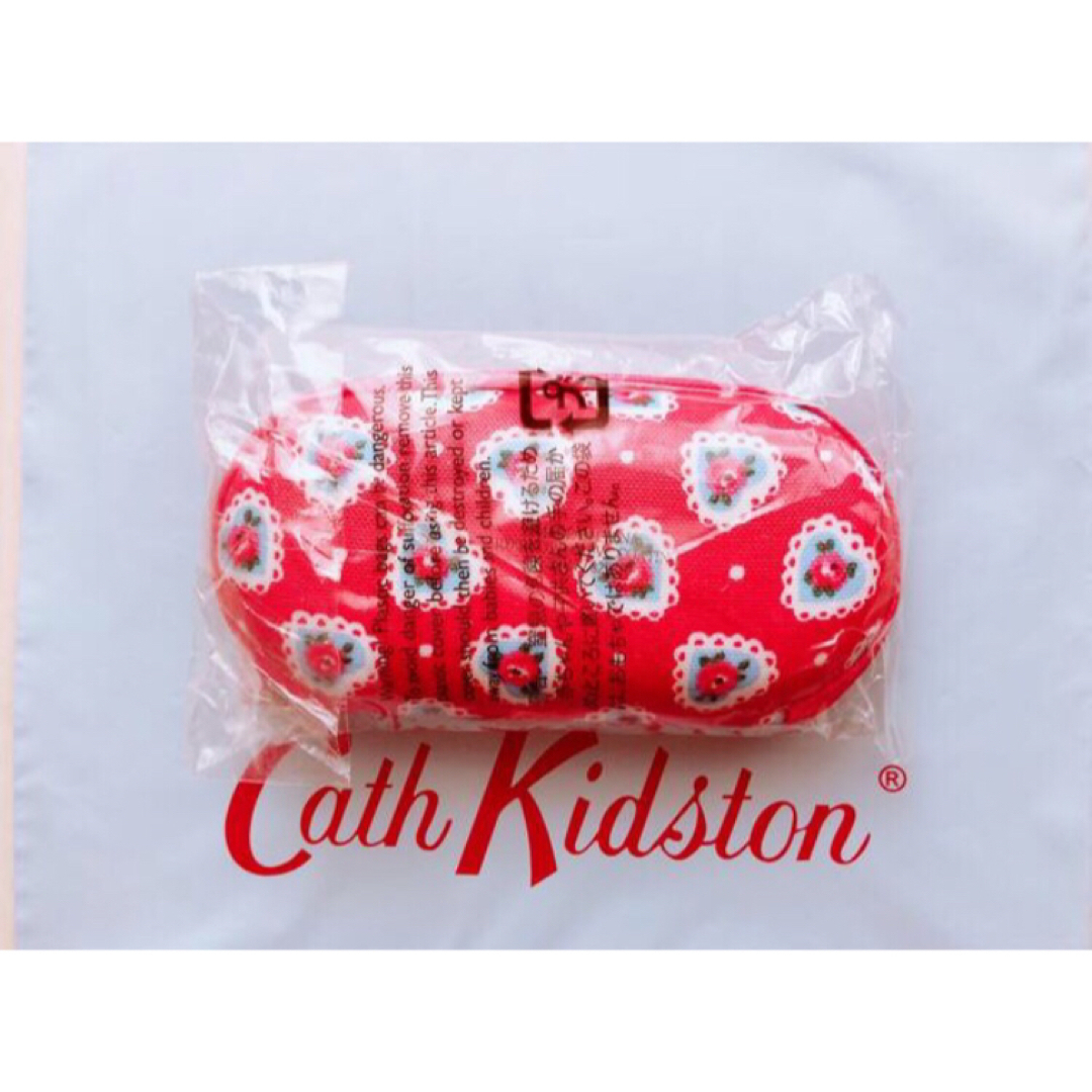 Cath Kidston(キャスキッドソン)の【新品未使用】キャスキッドソン ジップ 眼鏡ケース レース ハート レディースのファッション小物(サングラス/メガネ)の商品写真