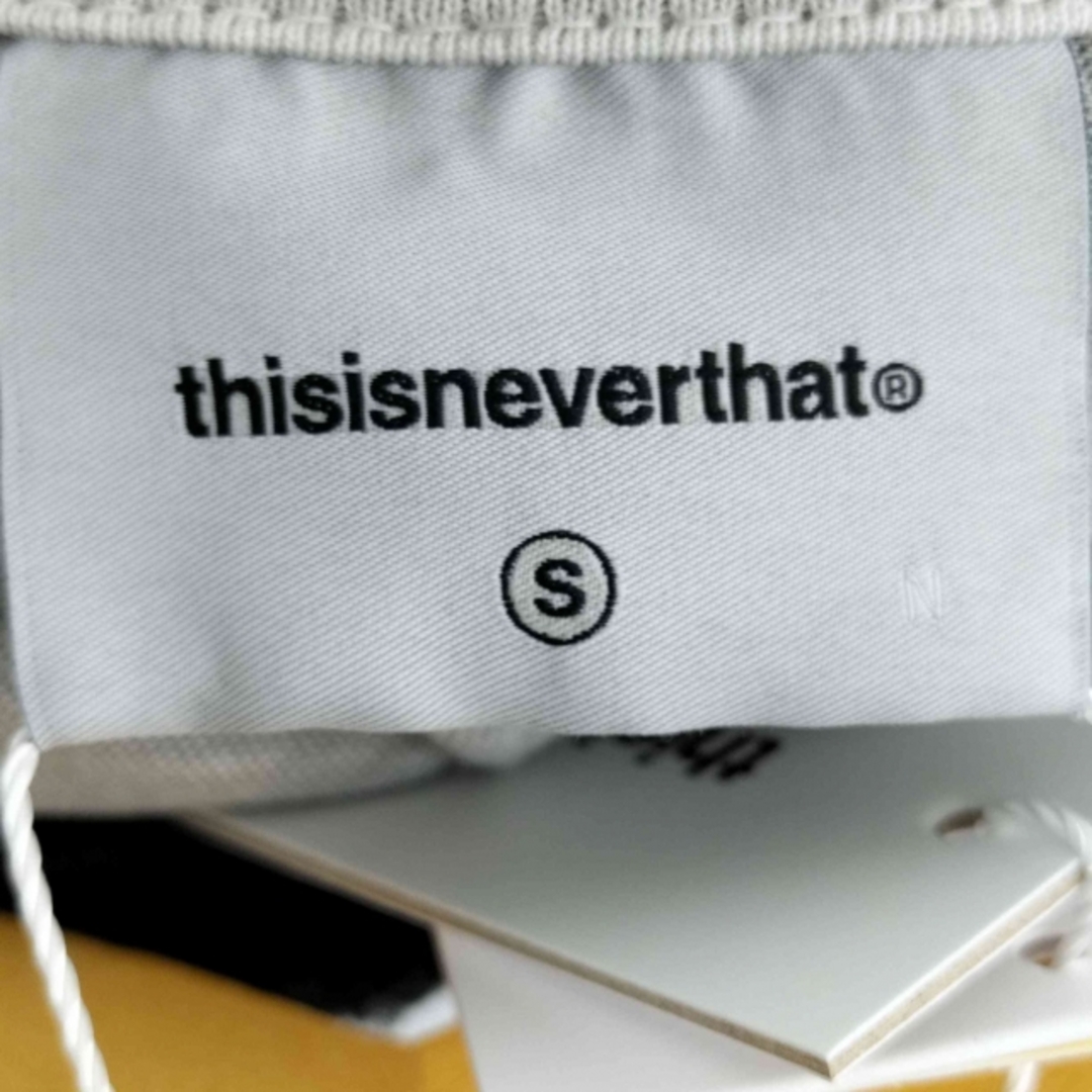 thisisneverthat(ディスイズネバーザット)のTHIS IS NEVER THAT(ディスイズネバーザット) メンズ トップス メンズのトップス(Tシャツ/カットソー(半袖/袖なし))の商品写真