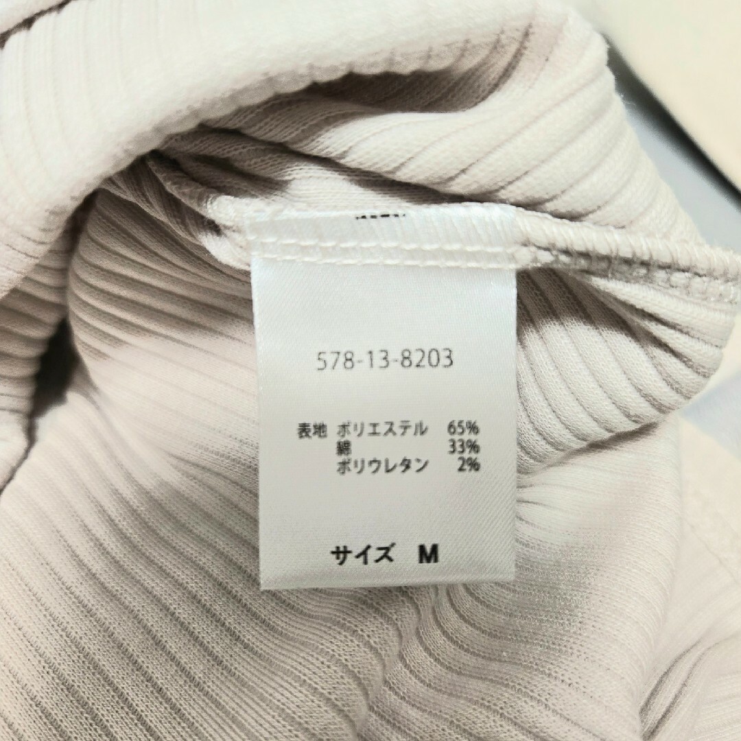COLZA(コルザ)のCOLZA　半袖カットソー　サイズM　胸元スリット レディースのトップス(Tシャツ(半袖/袖なし))の商品写真