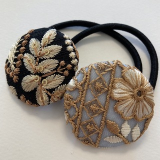 インド刺繍　ヘアゴム　handmade 2つセット(ヘアアクセサリー)