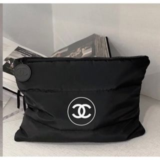 CHANEL - CHANEL ベージュ ノベルティ　ポーチ　黒