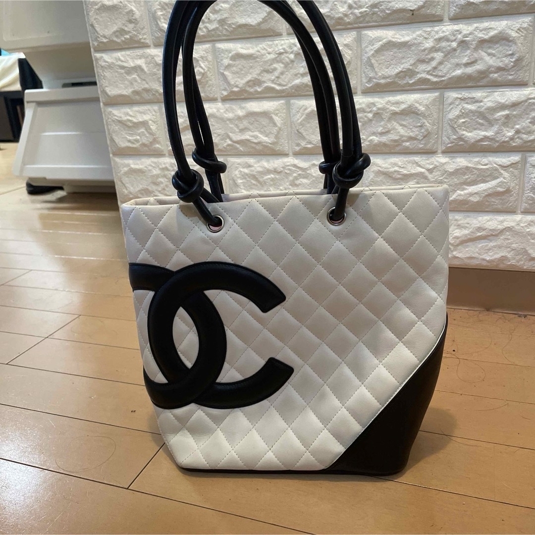 CHANEL(シャネル)のCHANEL カンボンライン　ミディアムトートバッグ レディースのバッグ(ハンドバッグ)の商品写真