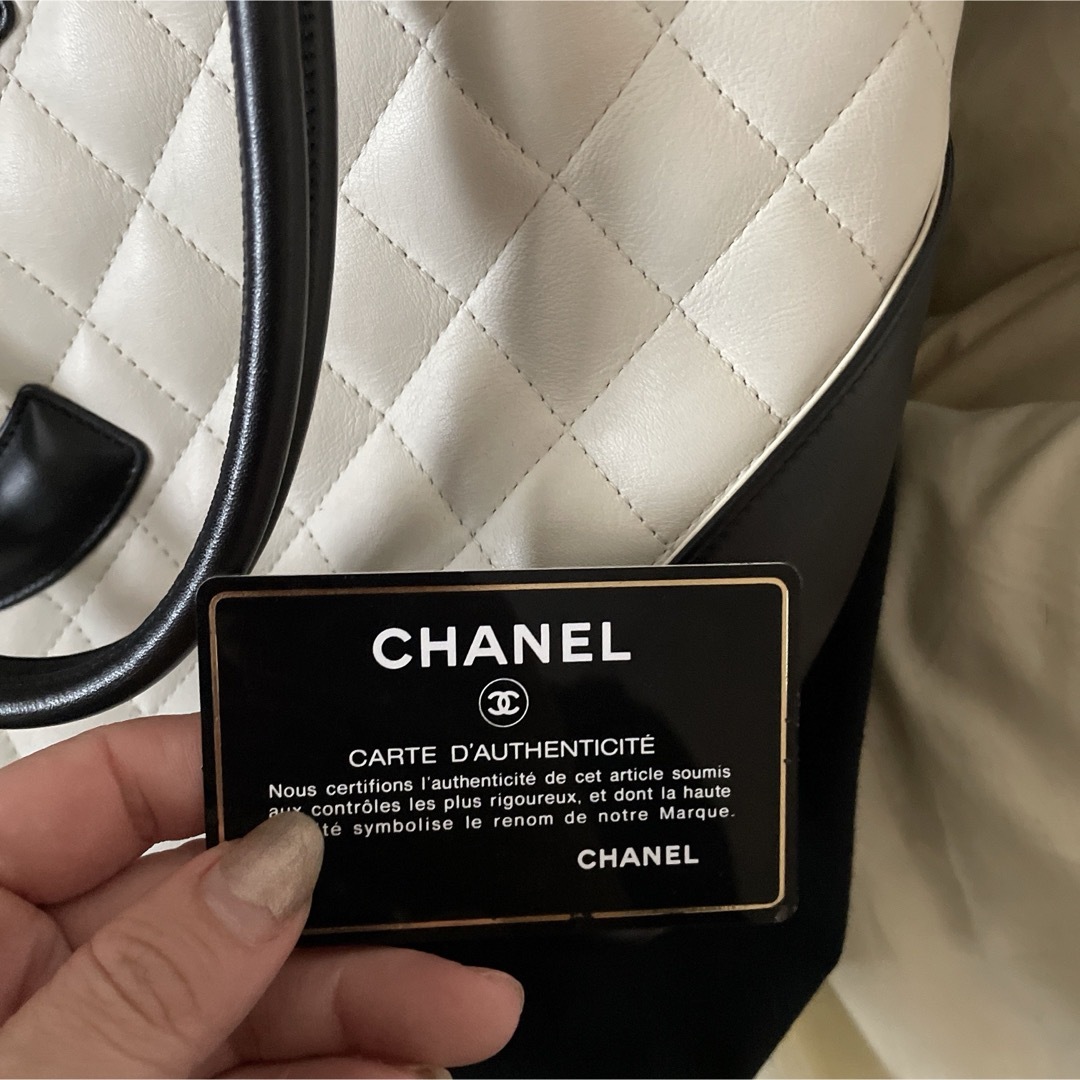 CHANEL(シャネル)のCHANEL カンボンライン　ミディアムトートバッグ レディースのバッグ(ハンドバッグ)の商品写真