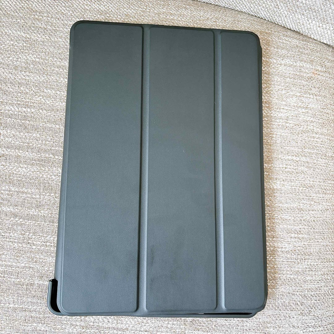 iPadケース 10.2インチ ブラック9世代 ケースVAGHVEO スマホ/家電/カメラのスマホアクセサリー(iPadケース)の商品写真