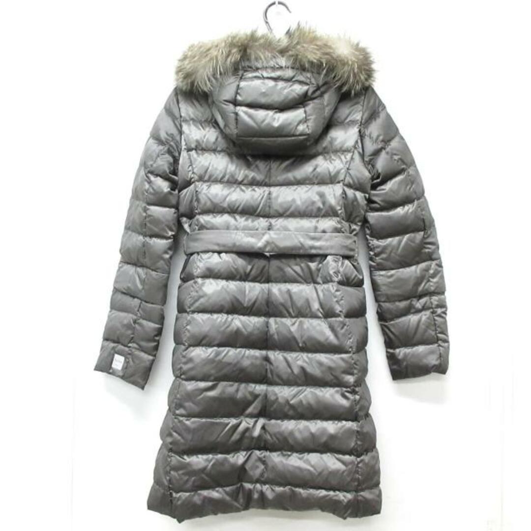 S Max Mara(マックスマーラ) ダウンコート サイズJ 40 レディース美品  - 948603866 グレー 長袖/ファー/リバーシブル/冬 レディースのジャケット/アウター(ダウンコート)の商品写真