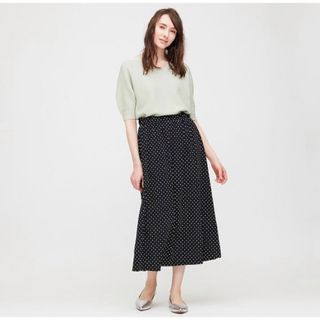 ユニクロ(UNIQLO)の安い　レディース　ロング　スカート　ドット　春服　夏服　秋服　ユニクロ　ひよん(ロングスカート)