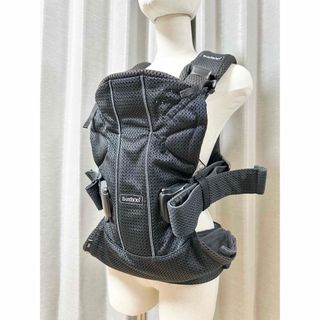 ベビービョルン(BABYBJORN)のベビービョルン ONE KAI Air ベビーキャリア メッシュ ブラック(抱っこひも/おんぶひも)