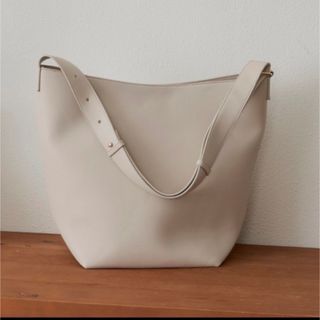 ザラ(ZARA)のLibra Cue 【A4サイズ収納可】ワンハンドルショルダー トートバッグ(ショルダーバッグ)