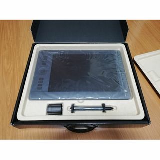 美品未使用 WACOM Intuos Pro Medium PTH-651