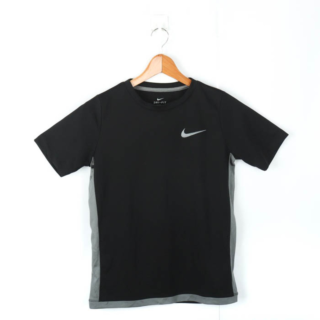 NIKE(ナイキ)のナイキ 半袖Tシャツ ドライフィット ワンポイントロゴ スポーツウエア メンズ Lサイズ 黒×グレー NIKE メンズのトップス(Tシャツ/カットソー(半袖/袖なし))の商品写真