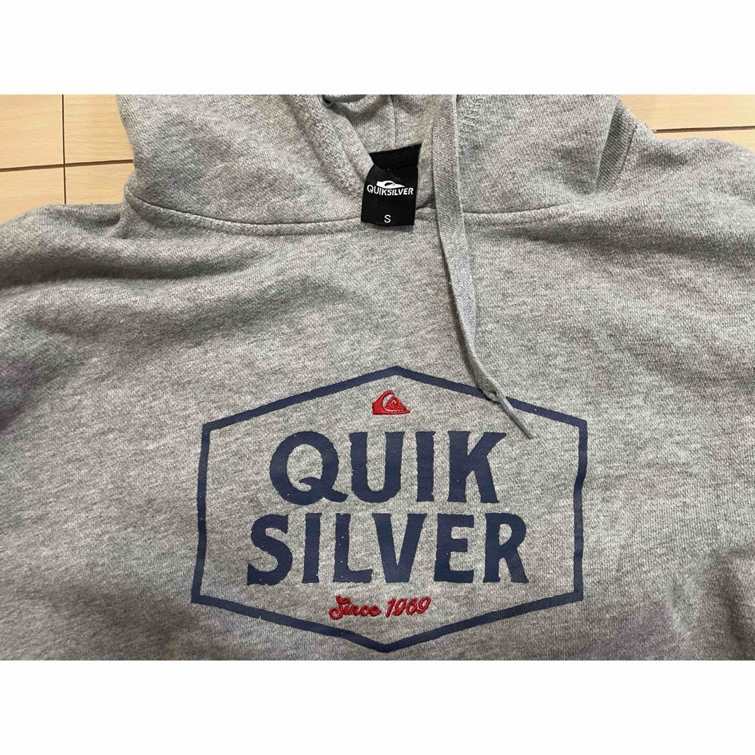 QUIKSILVER(クイックシルバー)のクイックシルバー　パーカーS メンズのトップス(パーカー)の商品写真