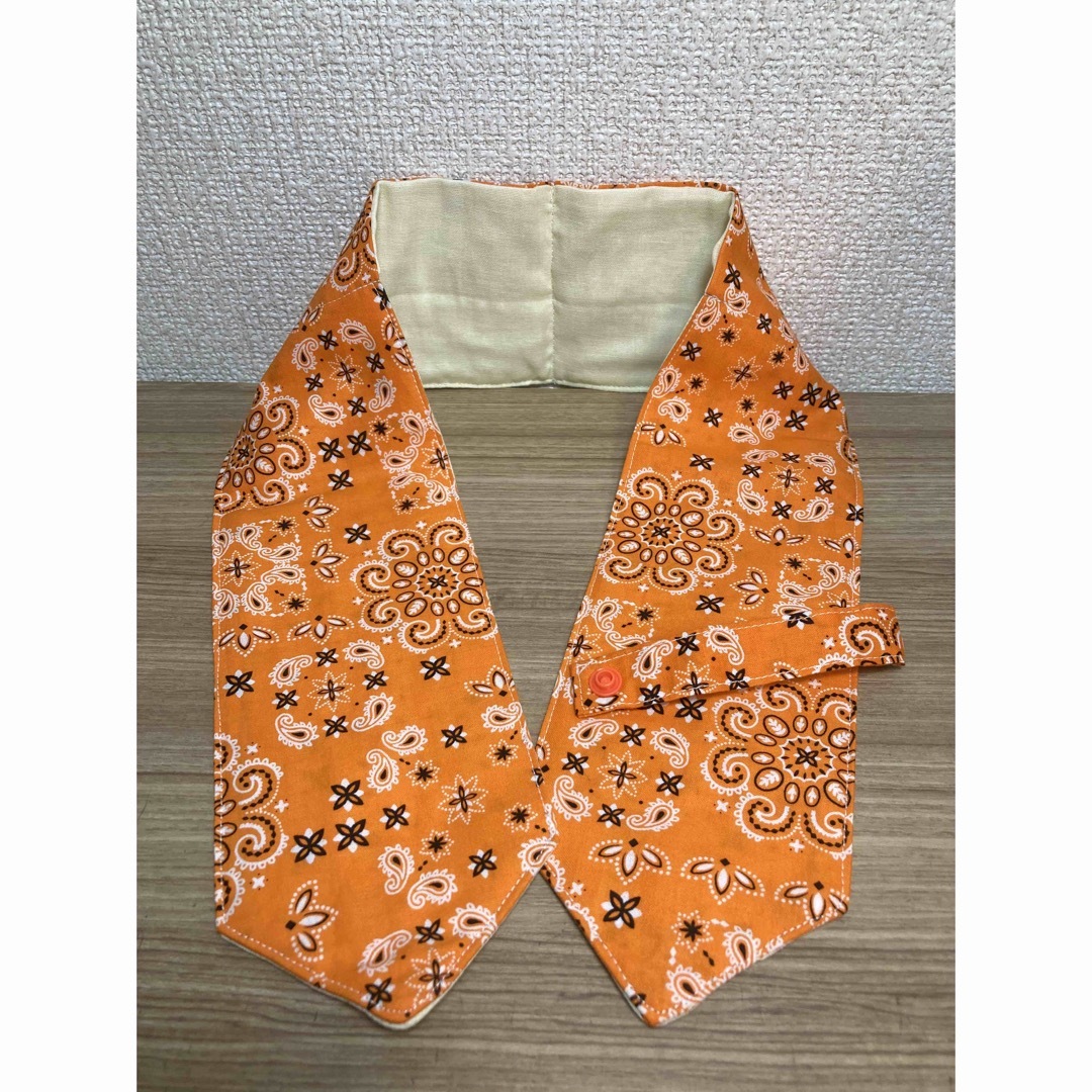 ハンドメイド　バンダナ風柄（オレンジ色）のネッククーラー ハンドメイドのファッション小物(スカーフ)の商品写真