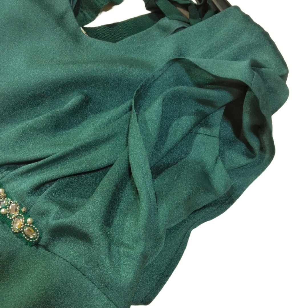 STRAWBERRY-FIELDS(ストロベリーフィールズ)のストロベリーフィールズグレース ✿ ビジュー ドレス ワンピース グリーン 上品 レディースのフォーマル/ドレス(ミディアムドレス)の商品写真