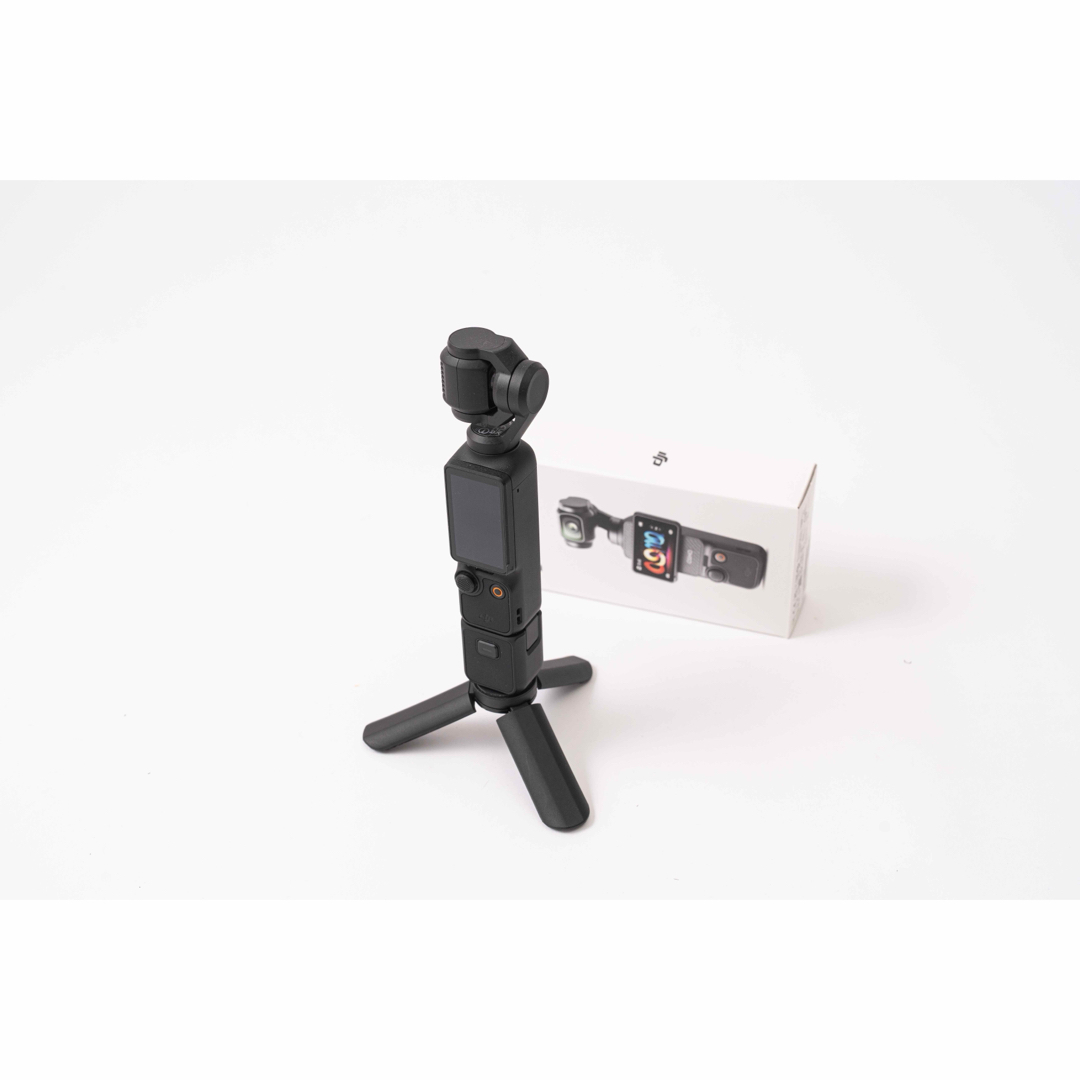 DJI OSMO POCKET 3  ＋　ミニ三脚 スマホ/家電/カメラのカメラ(ビデオカメラ)の商品写真