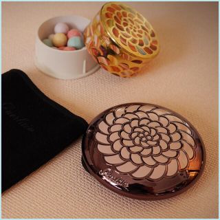 ゲラン(GUERLAIN)のGUERLAIN✴︎ゲランメテオリットコンパクト✴︎美品(フェイスパウダー)