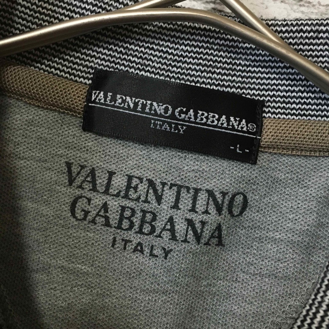 VALENTINO(ヴァレンティノ)の【希少】バレンチノガッバーナ ポロシャツ L 黒 古着 半袖 VALENTINO メンズのトップス(ポロシャツ)の商品写真