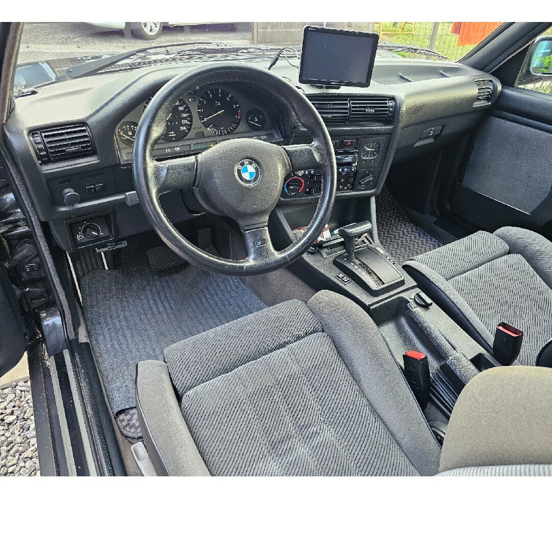 BMW(ビーエムダブリュー)のBMW E30 クーペ　左H Mテクニック　AT 自動車/バイクの自動車(車体)の商品写真