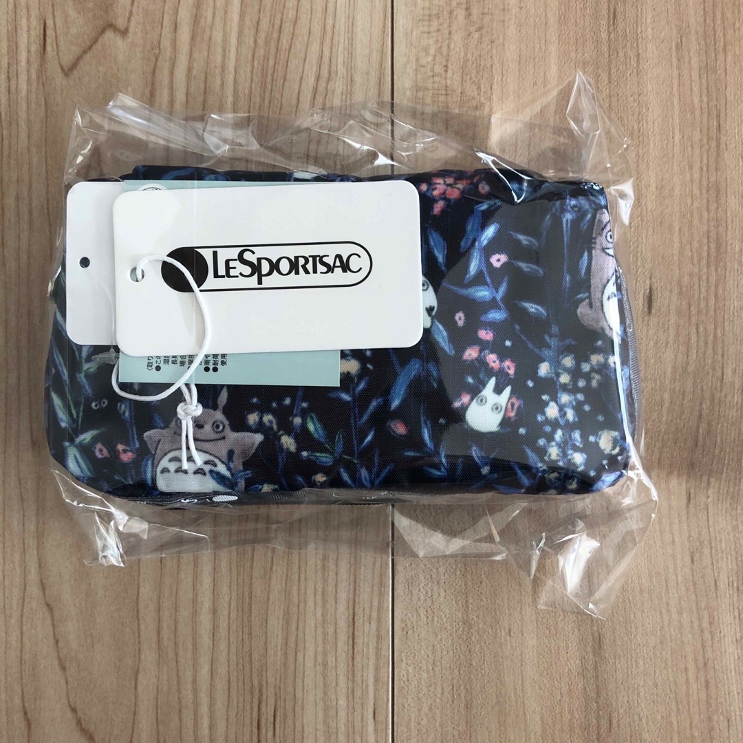 LeSportsac(レスポートサック)の新品未使用☆レスポートサック　トトロボタニカルポーチ レディースのファッション小物(ポーチ)の商品写真