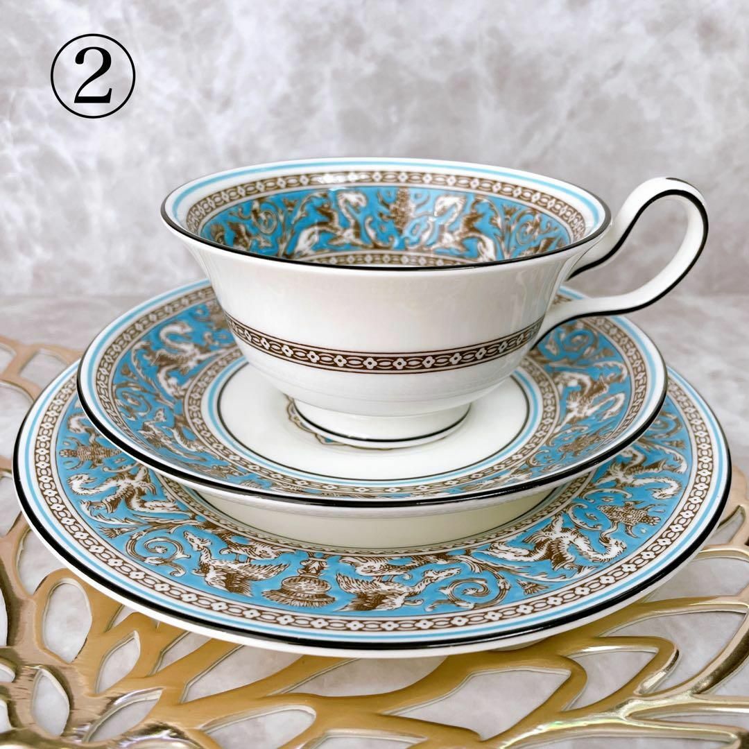 WEDGWOOD(ウェッジウッド)の美品✨ウェッジウッド フロレンティーン ターコイズ カップ＆ソーサー　トリオ インテリア/住まい/日用品のキッチン/食器(グラス/カップ)の商品写真