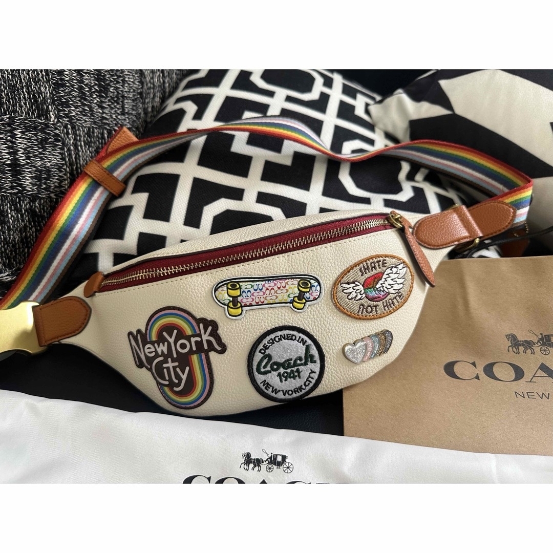 COACH(コーチ)のコーチのボディバッグ レディースのバッグ(ショルダーバッグ)の商品写真