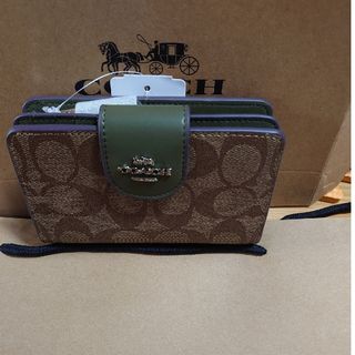 コーチ(COACH)のCOACH　二つ折り財布　新品　未使用　レディース(財布)