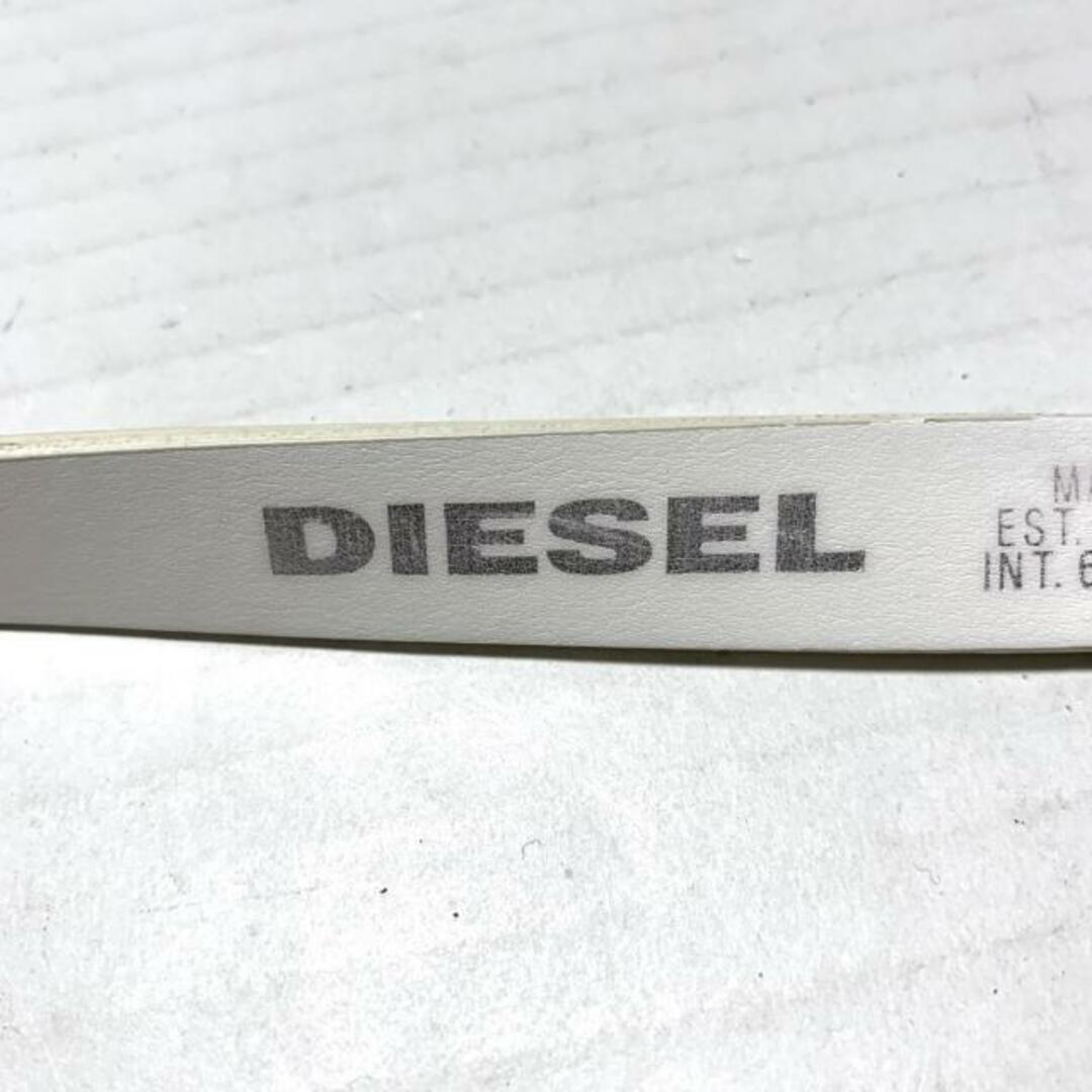 DIESEL(ディーゼル)のDIESEL(ディーゼル) ベルト - 白×黒 レザー×金属素材 レディースのファッション小物(ベルト)の商品写真