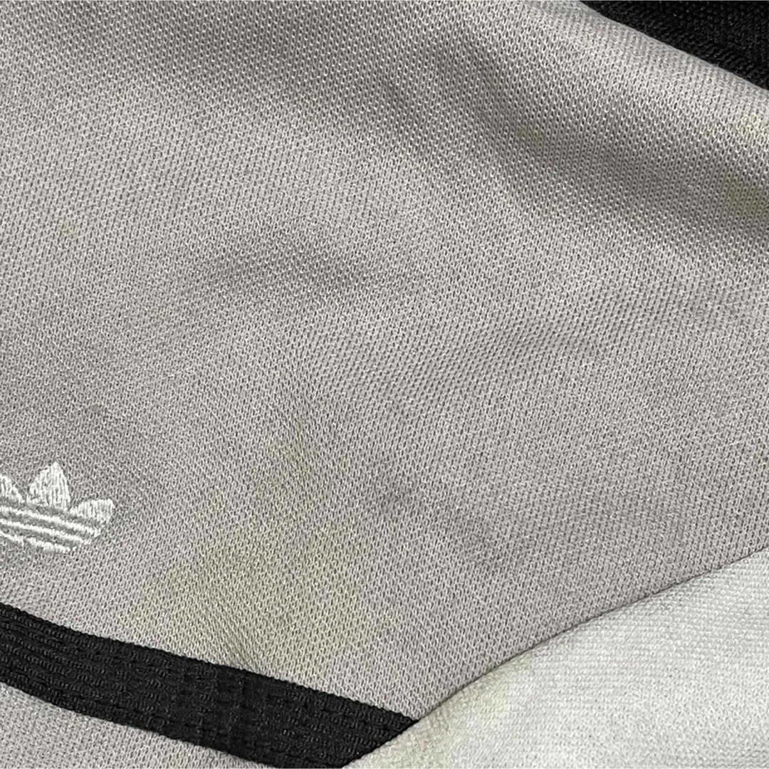 adidas(アディダス)の90s】アディダス刺繍トラックジャケット古着ジャージトップ　グレー灰ブラック黒 メンズのトップス(ジャージ)の商品写真