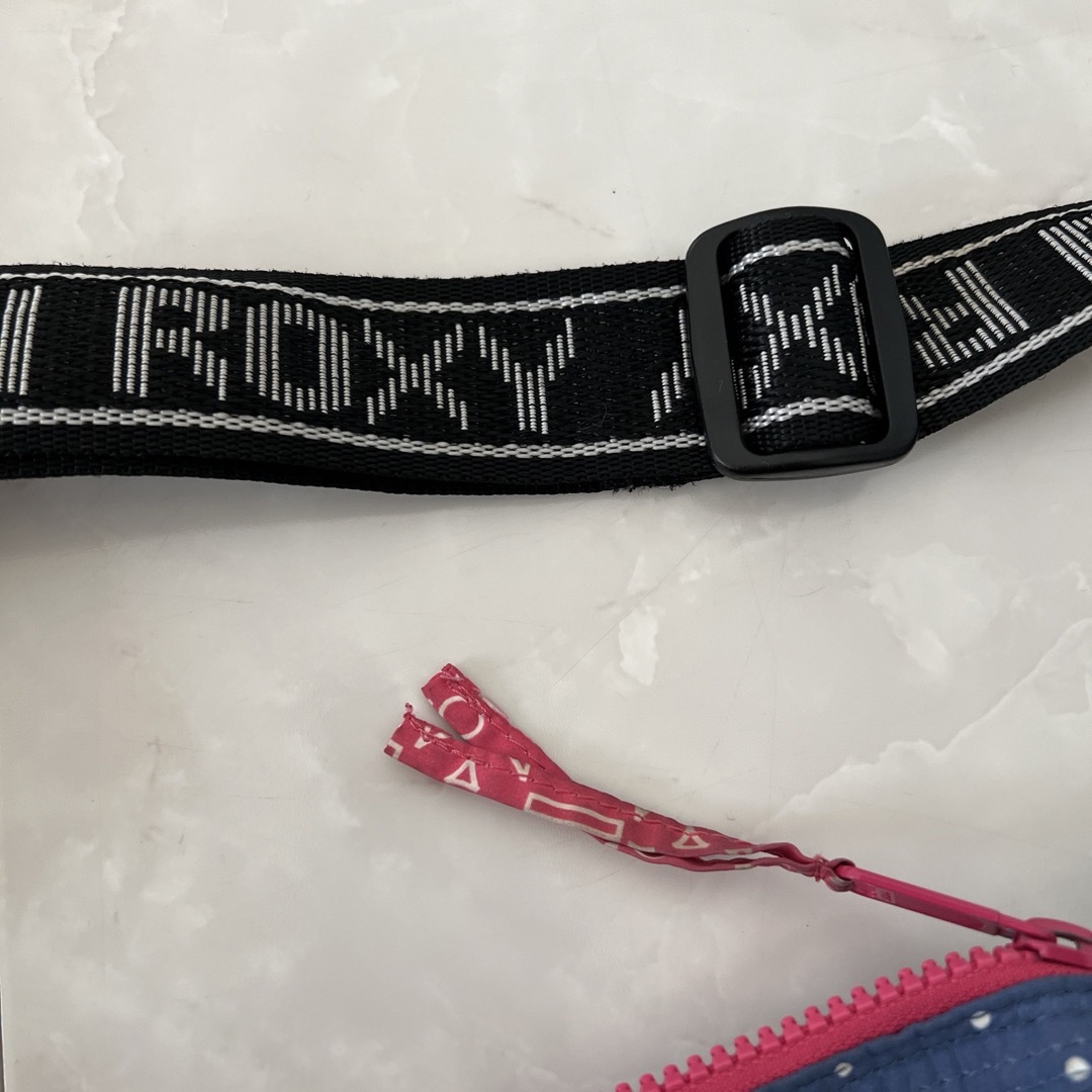 Roxy(ロキシー)の【 送料込み 】ROXY ショルダーバッグ レディースのバッグ(ショルダーバッグ)の商品写真