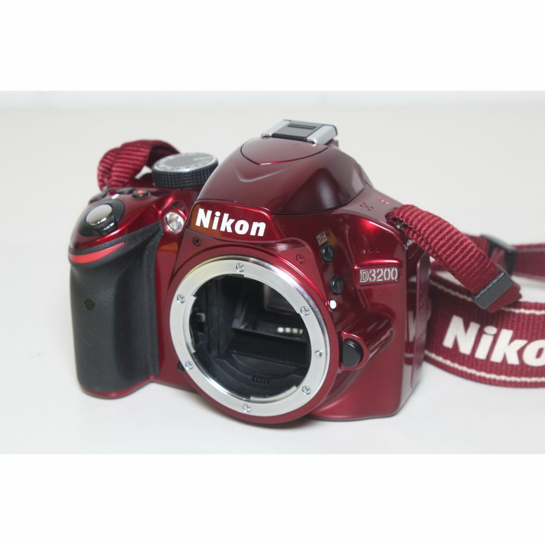 Nikon(ニコン)のNikon/D3200/レンズ付き/デジタル一眼 ④ スマホ/家電/カメラのカメラ(デジタル一眼)の商品写真