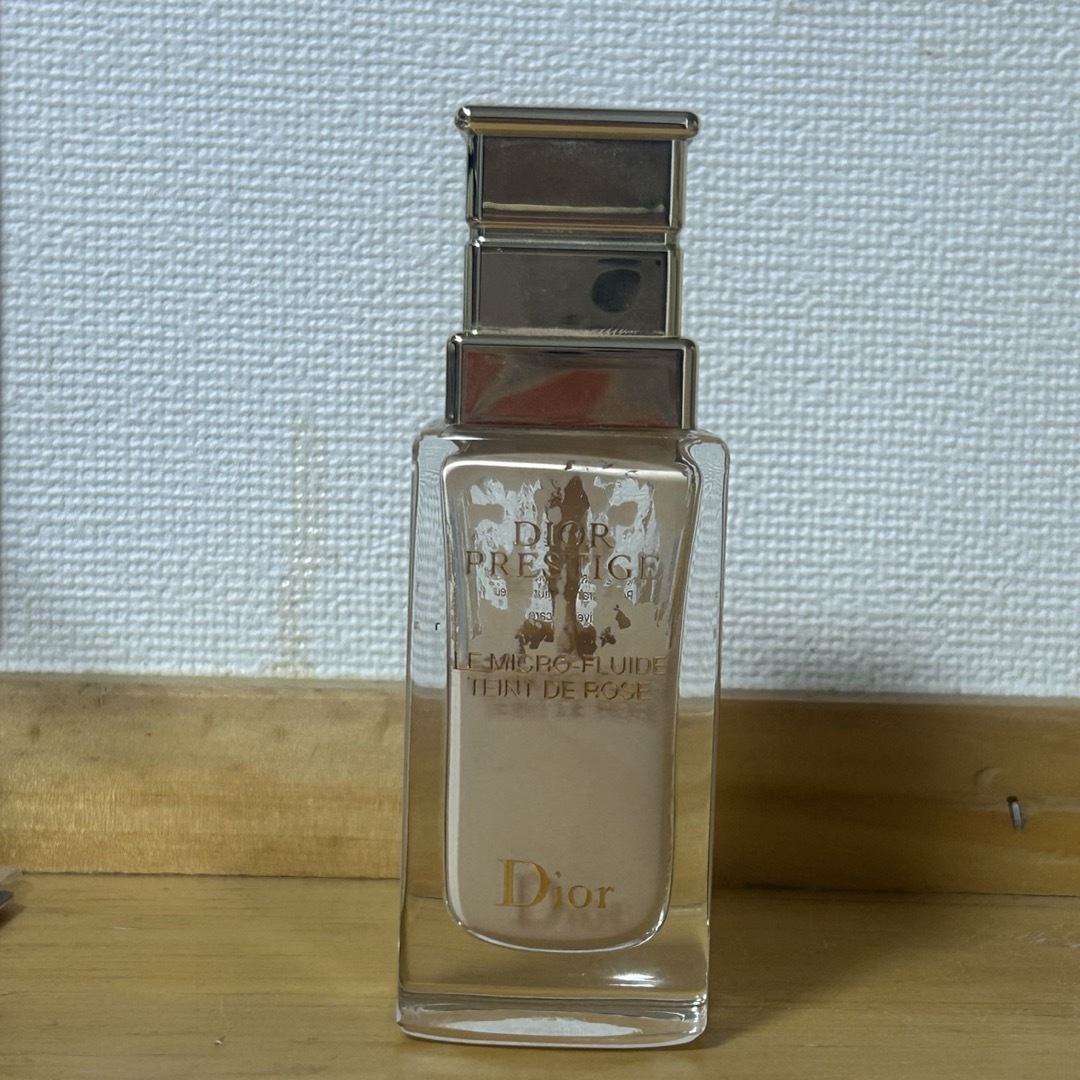 Dior(ディオール)のDior プレステージ ル フルイド タン ドゥ ローズ 0N ファンデーション コスメ/美容のベースメイク/化粧品(ファンデーション)の商品写真