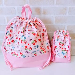 ハンドメイド🍓いちご柄のお着替え入れ＆コップ入れ🍓(体操着入れ)