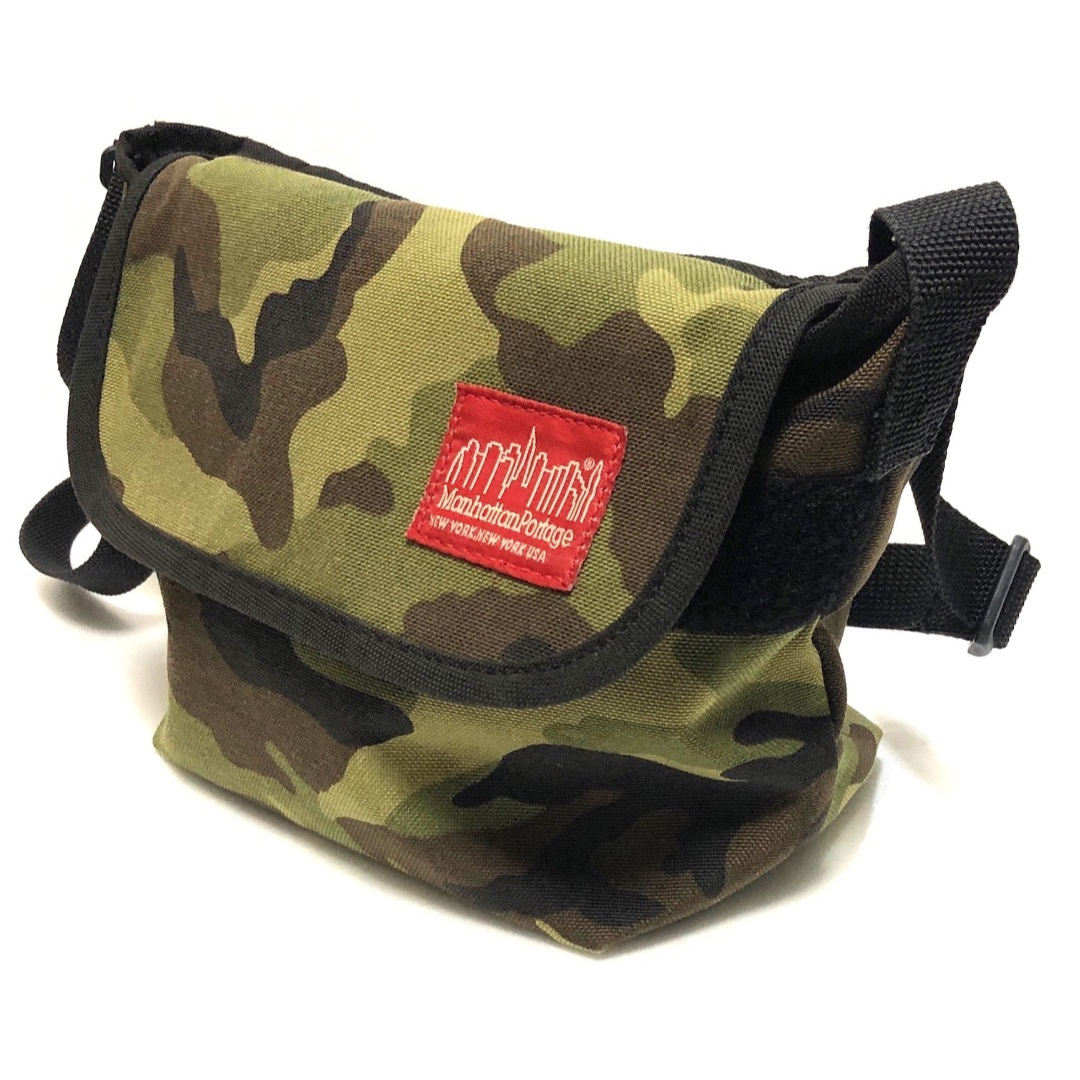 Manhattan Portage(マンハッタンポーテージ)のマンハッタンポーテージ 2404203 メッセンジャーバッグ カモ柄 XS  メンズのバッグ(ショルダーバッグ)の商品写真