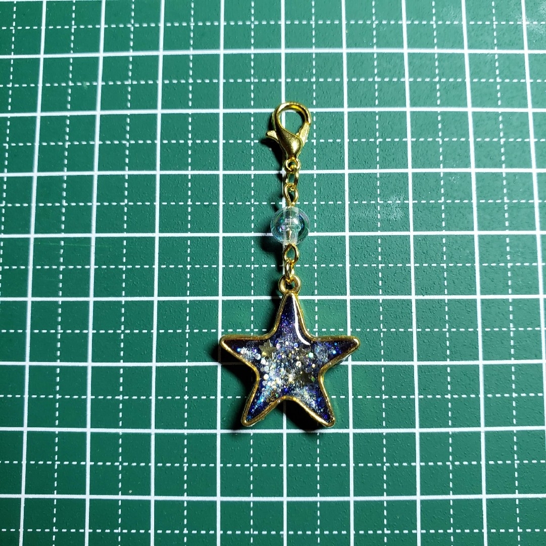 No.1381-B　チャーム・マスクチャーム☆星(ゴールド) ハンドメイドのアクセサリー(チャーム)の商品写真