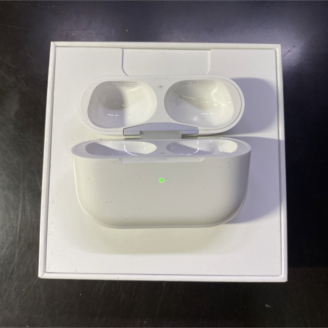 Apple(アップル)のApple AirPods  Pro 第1世代　充電ケース スマホ/家電/カメラのスマホアクセサリー(iPhoneケース)の商品写真