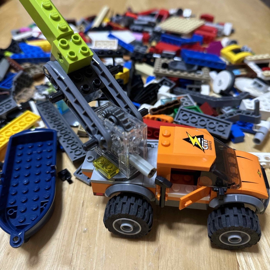 Lego(レゴ)のレゴ（lego）706g！まとめ売り 0.7kg　基本ブロック大量　中古 キッズ/ベビー/マタニティのおもちゃ(知育玩具)の商品写真