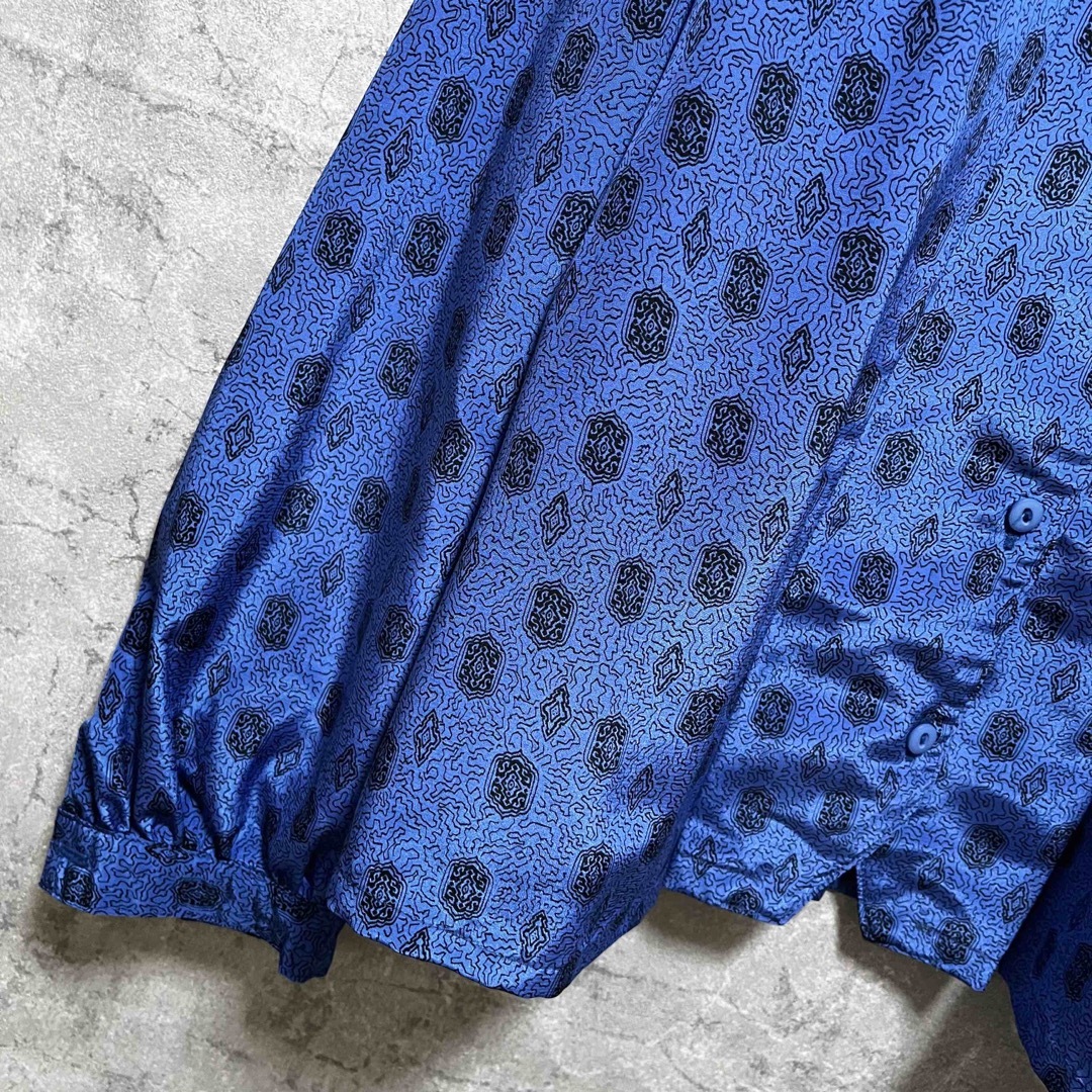 Grimoire(グリモワール)のブルー系 古着 タック 総柄 レトロブラウス レディースのトップス(シャツ/ブラウス(長袖/七分))の商品写真