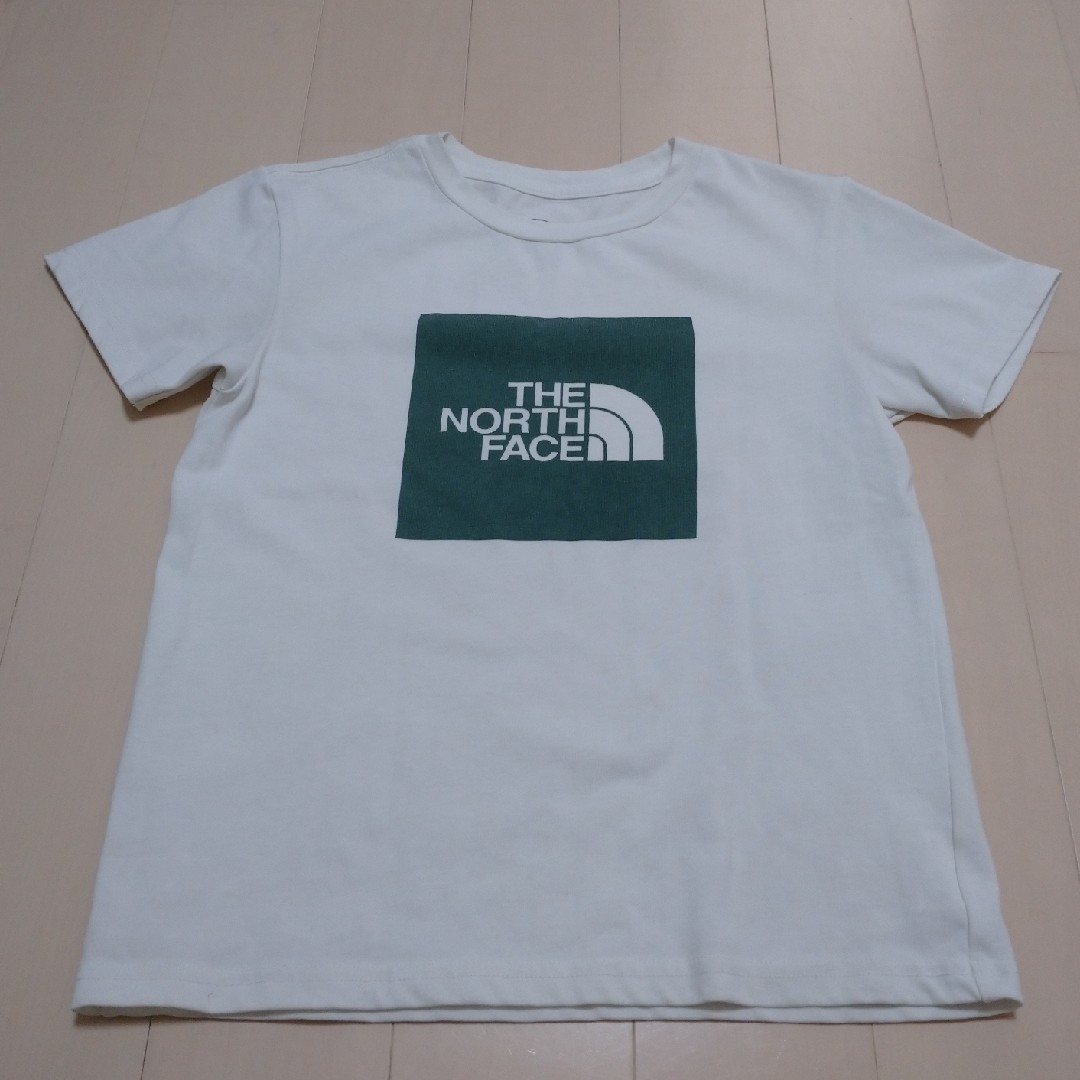 THE NORTH FACE(ザノースフェイス)のTHE NORTH FACE ノースフェイス キッズ Tシャツ 140 白 キッズ/ベビー/マタニティのキッズ服男の子用(90cm~)(Tシャツ/カットソー)の商品写真