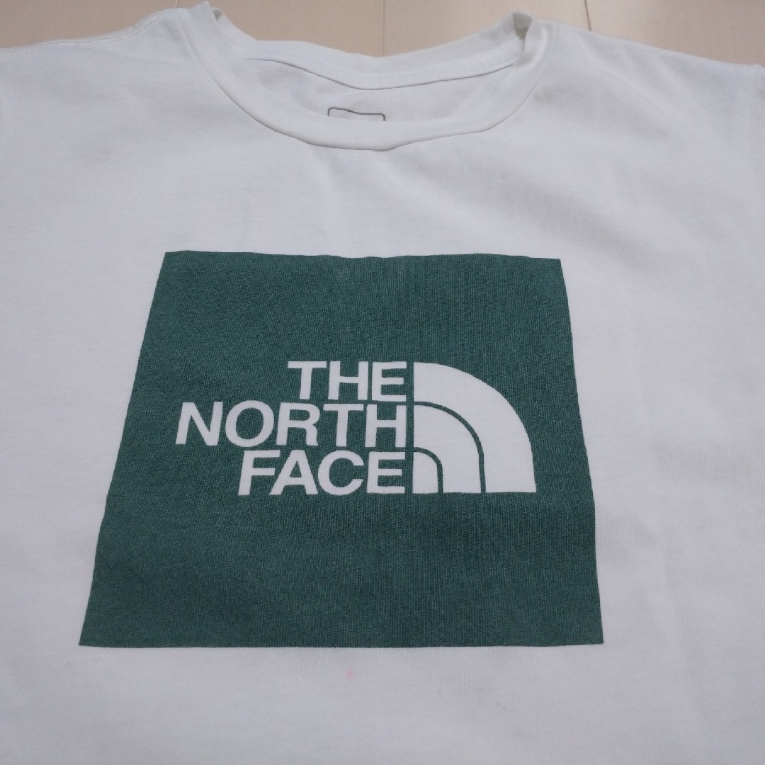 THE NORTH FACE(ザノースフェイス)のTHE NORTH FACE ノースフェイス キッズ Tシャツ 140 白 キッズ/ベビー/マタニティのキッズ服男の子用(90cm~)(Tシャツ/カットソー)の商品写真