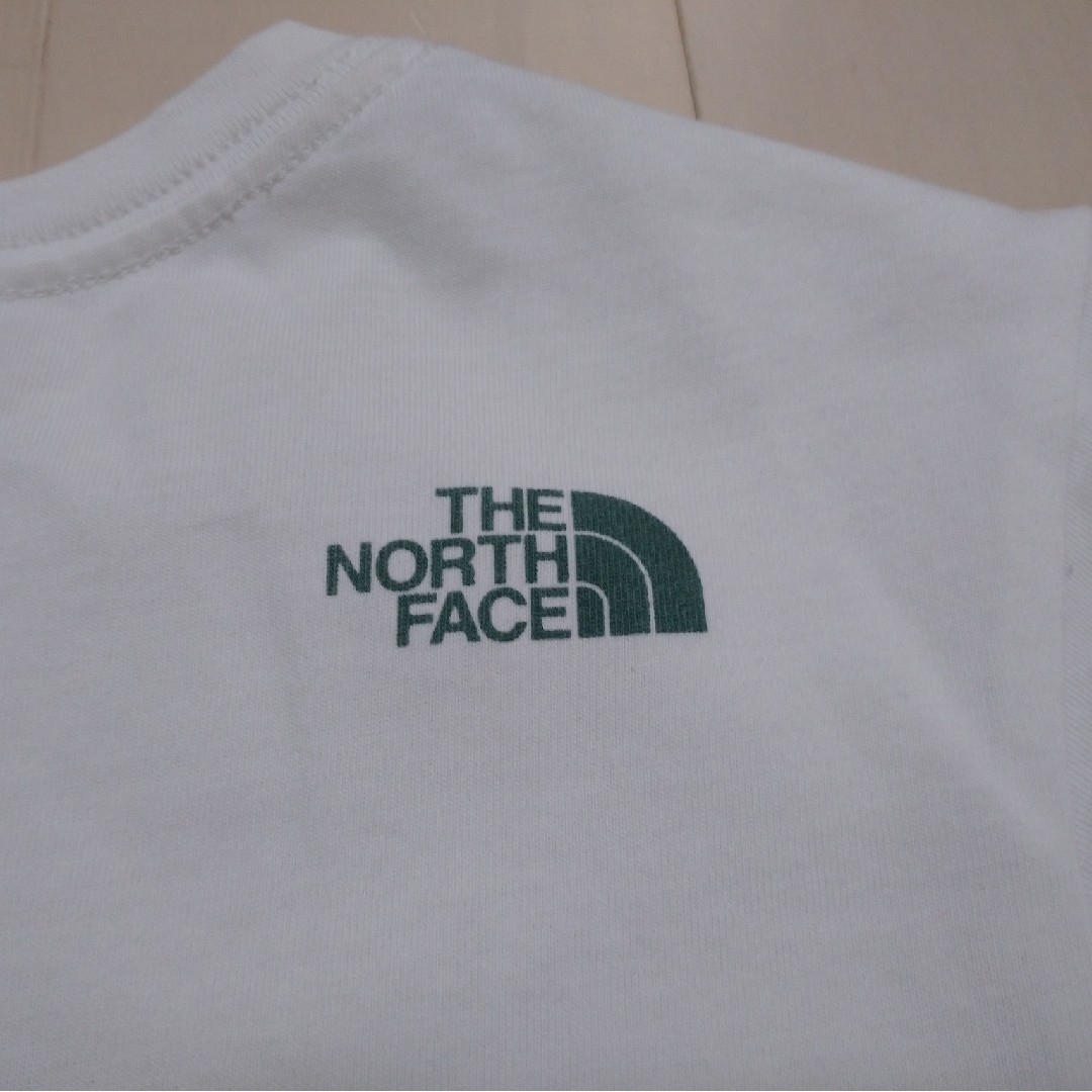 THE NORTH FACE(ザノースフェイス)のTHE NORTH FACE ノースフェイス キッズ Tシャツ 140 白 キッズ/ベビー/マタニティのキッズ服男の子用(90cm~)(Tシャツ/カットソー)の商品写真