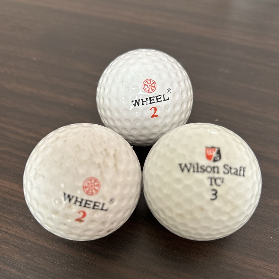 Wilson Staff(ウィルソンスタッフ)のゴルフボール　中古　3個 スポーツ/アウトドアのゴルフ(その他)の商品写真