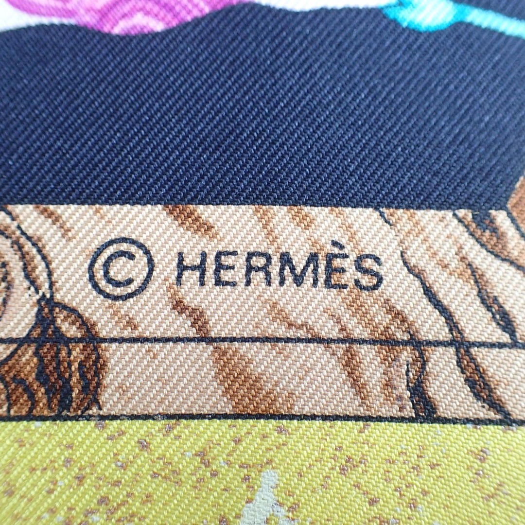 Hermes(エルメス)のエルメス 【美品】Pierres d'Orient et d'Occident 東洋の石と西洋の石細工 シルク100% レディースのファッション小物(バンダナ/スカーフ)の商品写真