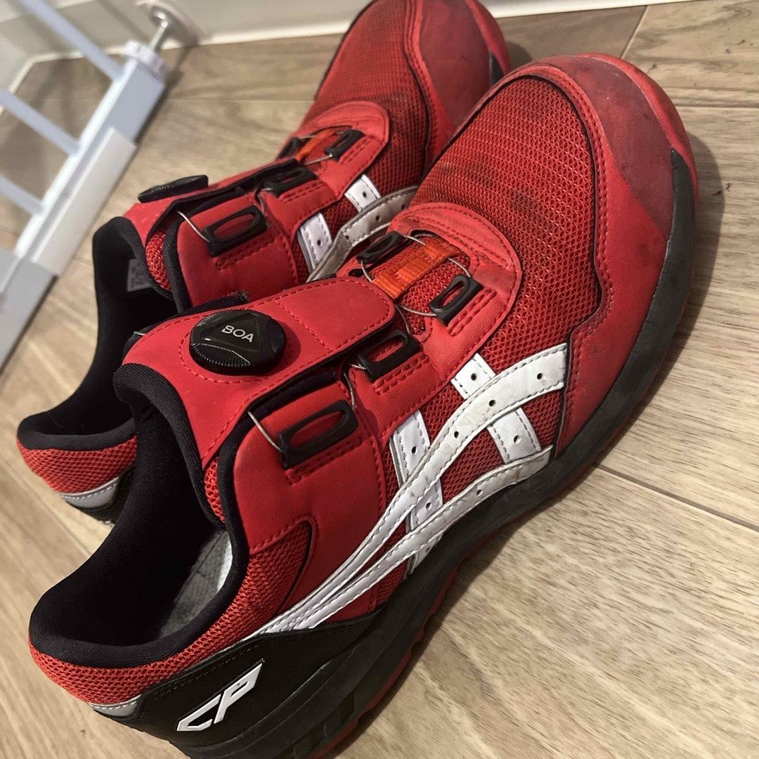 asics(アシックス)のasics ウィンジョブ ボア 赤 定価の半額！ メンズの靴/シューズ(その他)の商品写真