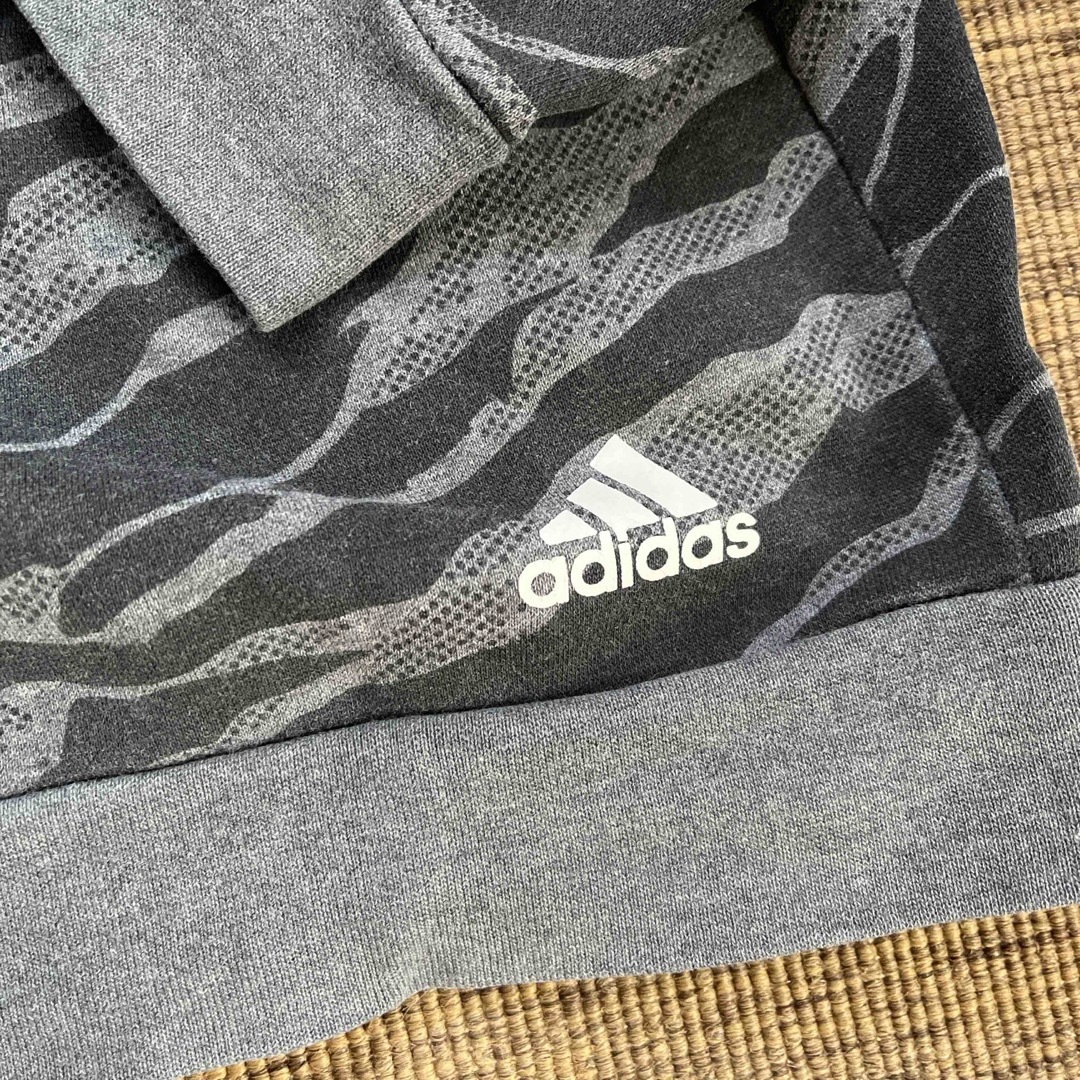 adidas(アディダス)のadidas パーカー　160cm キッズ/ベビー/マタニティのキッズ服男の子用(90cm~)(Tシャツ/カットソー)の商品写真