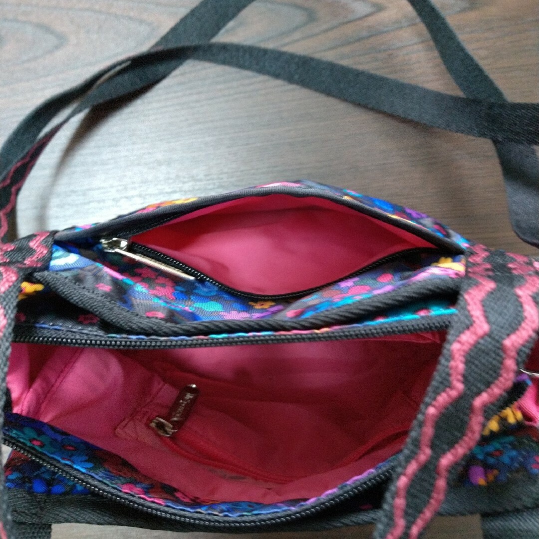 LeSportsac(レスポートサック)のモンチッチ様専用　LeSportsacのショルダーバッグ レディースのバッグ(ショルダーバッグ)の商品写真